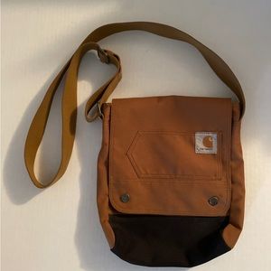 Carhartt Legacy WMNS Cross Body purse used clean
W 9 in x D 2 1⁄2 in x H 12 in